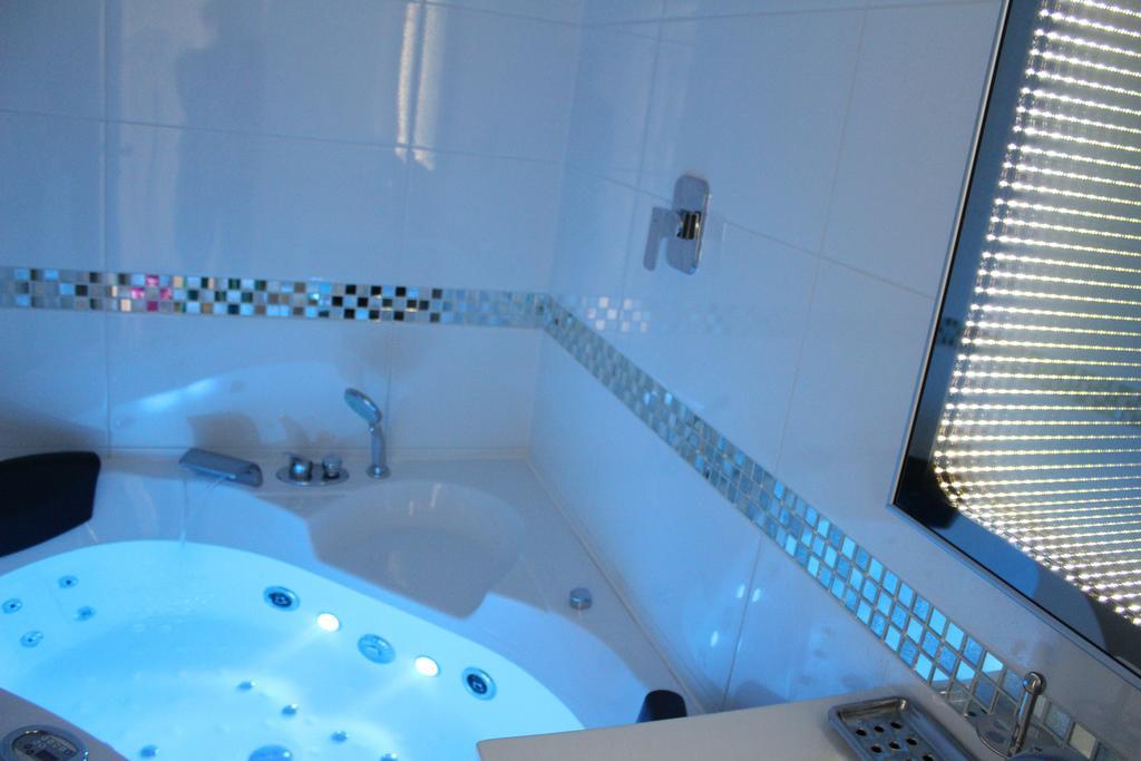 Apartman Relax So Saunou A Jakuzzi Наместово Номер фото